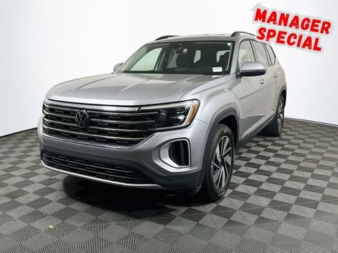 Used 2025 Volkswagen Atlas SE FWD image 4