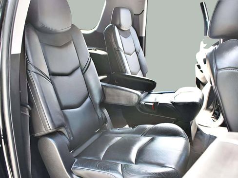 Used 2015 Cadillac Escalade ESV Premium image 24