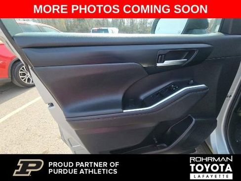 Used 2023 Toyota Highlander XSE image 8