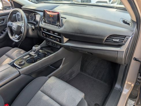 Certified 2025 Nissan Rogue SV AWD/4WD image 19