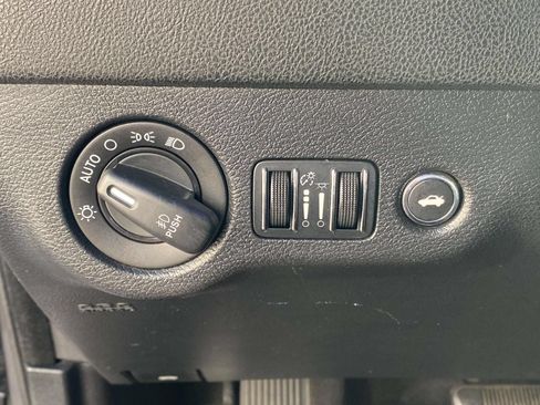 Used 2015 Dodge Charger SE w/ Popular Equipment Group RWD image 18