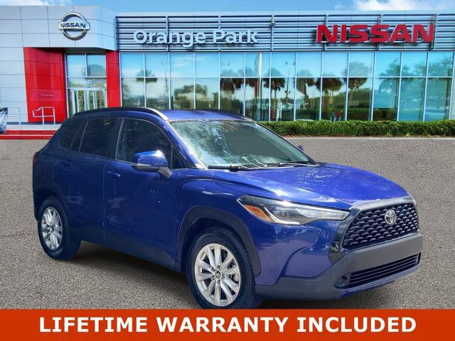 Used 2022 Toyota Corolla Cross LE AWD/4WD image 1