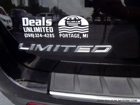 Used 2020 Ford Explorer Limited AWD/4WD image 5
