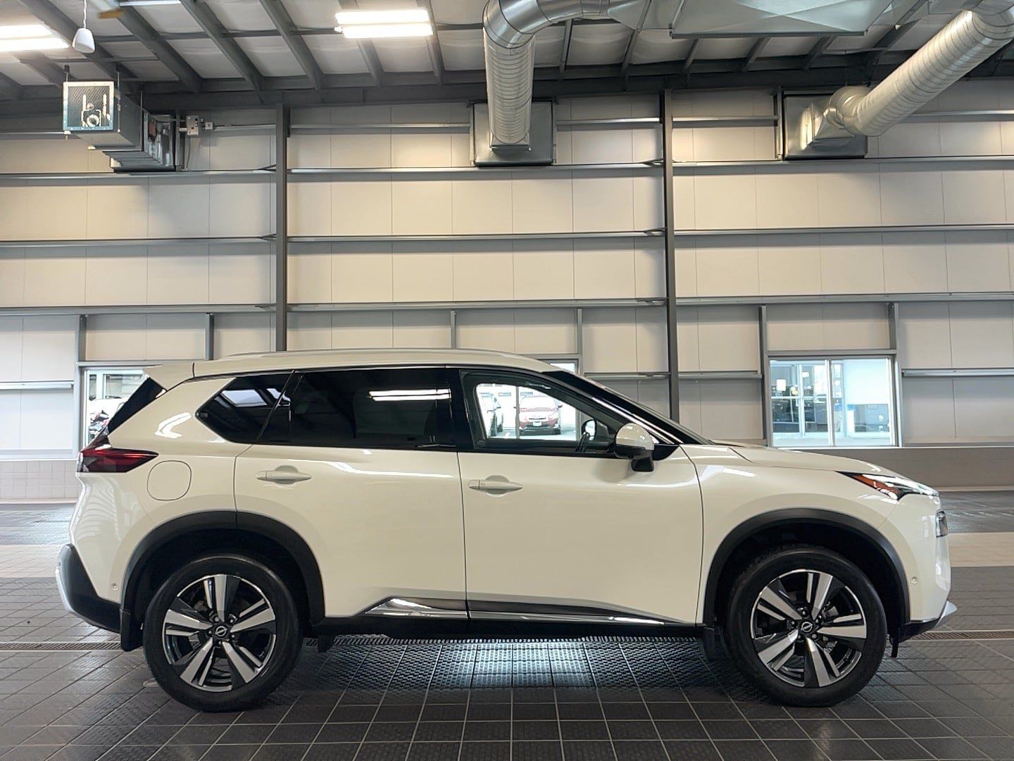 Used 2023 Nissan Rogue Platinum w/ Platinum Premium Package AWD/4WD image 5
