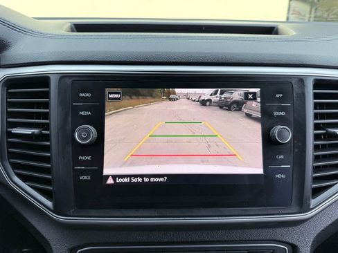 Used 2019 Volkswagen Atlas SE w/ Towing Package image 17