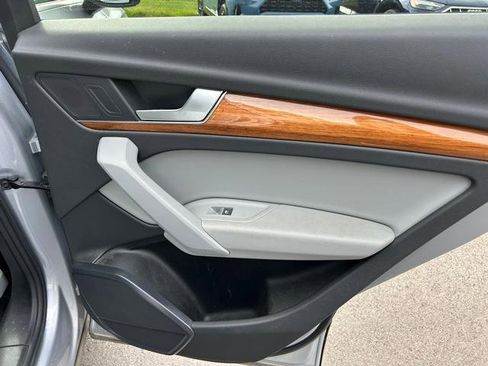 Used 2021 Audi Q5 2.0T Premium w/ Convenience Package image 22