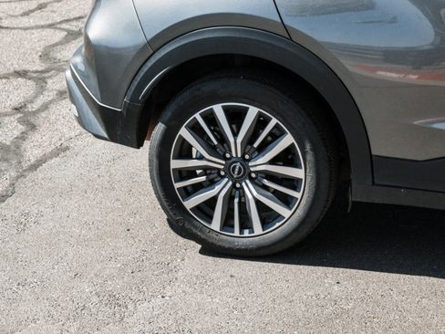 Used 2024 Nissan Kicks SR FWD image 4