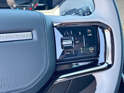 New 2026 Land Rover Range Rover Velar Dynamic SE AWD/4WD image 39