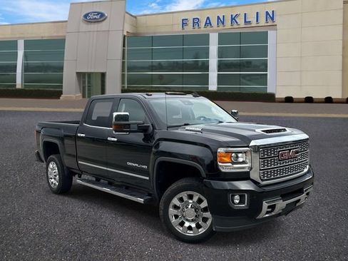 Used 2018 GMC Sierra 2500 Denali w/ Duramax Plus Package AWD/4WD image 1