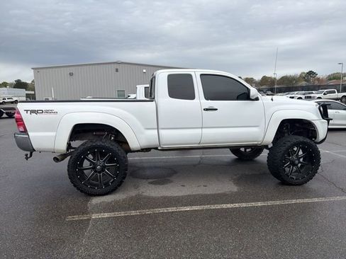 Used 2005 Toyota Tacoma PreRunner image 2