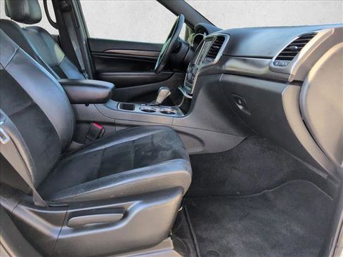 Used 2018 Jeep Grand Cherokee Altitude image 21