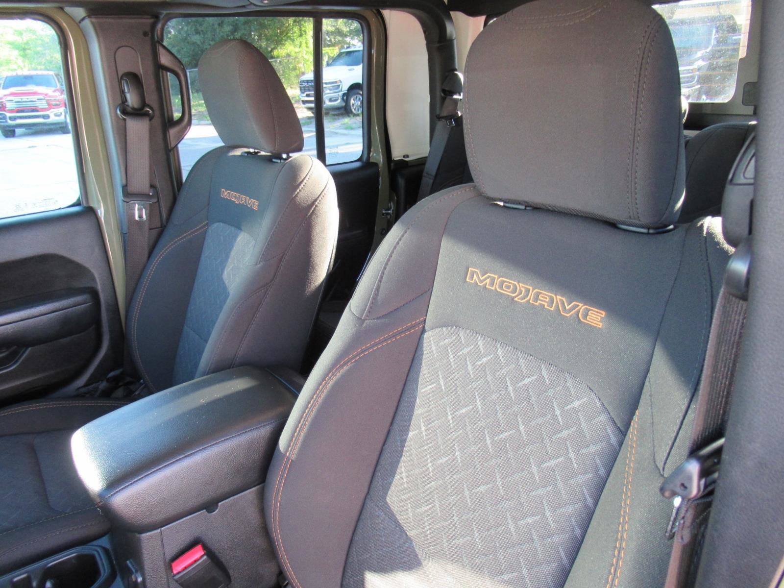 Certified 2026 Jeep Gladiator Mojave AWD/4WD image 18