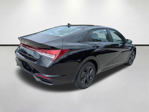Used 2023 Hyundai Elantra SEL FWD image 5