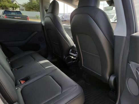 Used 2024 Tesla Model Y Long Range image 27