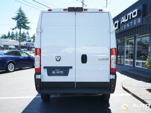 Used 2025 RAM ProMaster 2500 w/ Convenience Group FWD image 8