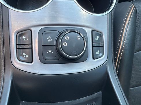 Used 2024 GMC Terrain AT4 AWD/4WD image 16