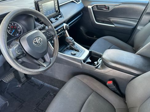 Used 2019 Toyota RAV4 LE AWD/4WD image 11