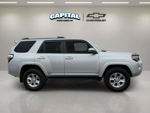 Used 2022 Toyota 4Runner SR5 Premium image 6