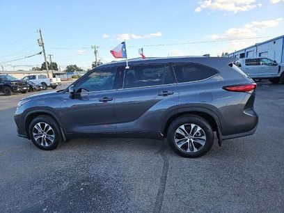Used 2022 Toyota Highlander XLE