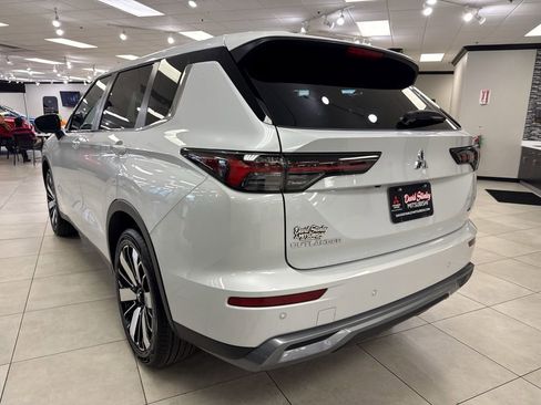 New 2026 Mitsubishi Outlander SE FWD image 6