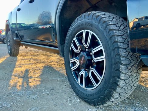 Used 2022 GMC Sierra 3500 AT4 w/ AT4 Premium Plus Package image 17