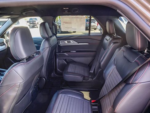 New 2026 Ford Explorer ST-Line w/ ST-Line Street Pack image 17