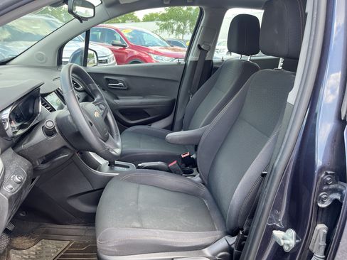 Used 2018 Chevrolet Trax LS FWD image 17