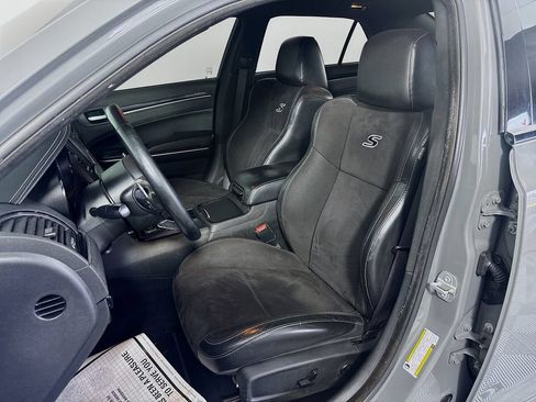 Used 2019 Chrysler 300 S w/ S Model Appearance Package RWD image 11