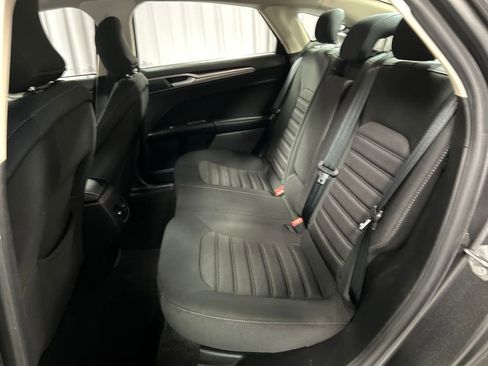 Used 2019 Ford Fusion SE image 22