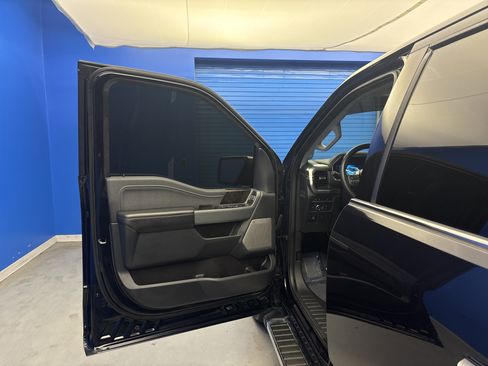 Used 2022 Ford F150 Lariat w/ Equipment Group 502A High image 9