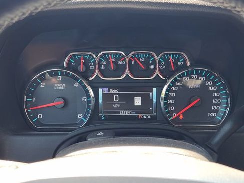 Used 2019 Chevrolet Suburban LT RWD image 13