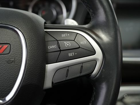 Used 2015 Dodge Challenger R/T Plus image 35