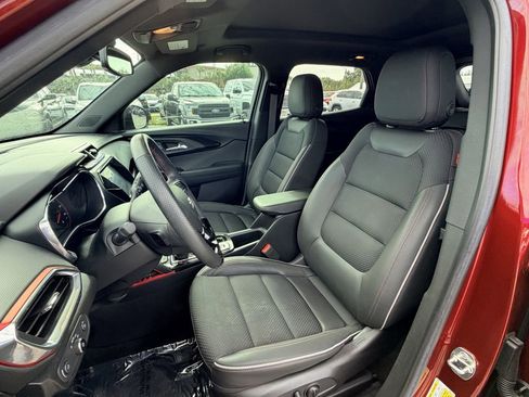 Used 2023 Chevrolet TrailBlazer RS w/ Sun and Liftgate Package image 22