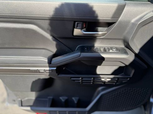 Used 2024 Toyota Tacoma TRD Sport AWD/4WD image 15