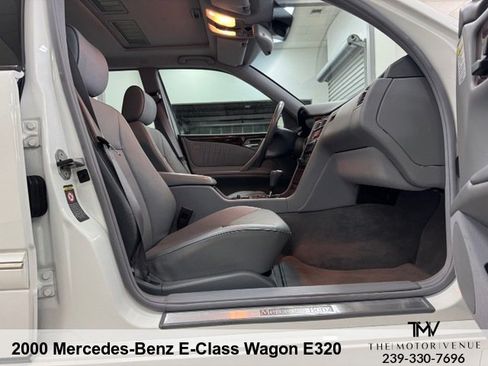 Used 2000 Mercedes-Benz E 320 4MATIC Wagon image 33