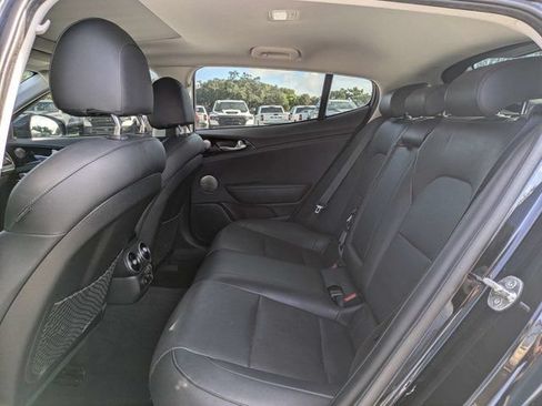 Used 2018 Kia Stinger Premium RWD image 12