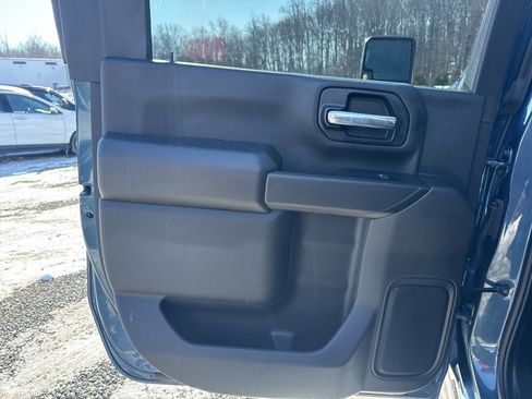 Used 2025 Chevrolet Silverado 2500 Custom w/ Custom Value Package image 14