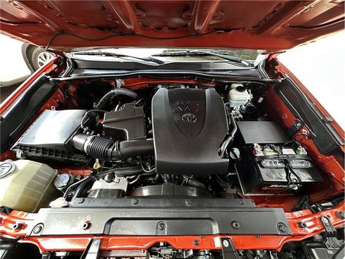 Used 2016 Toyota Tacoma TRD Off-Road AWD/4WD image 29