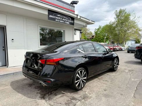 Used 2020 Nissan Altima 2.5 SR w/ Premium Package image 12