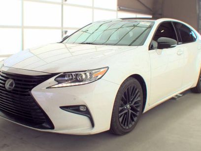 Used 2017 Lexus ES 350 w/ Luxury Package