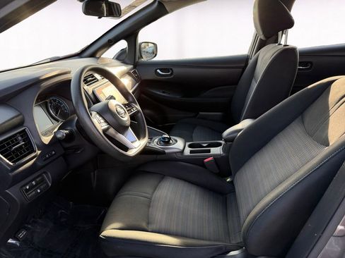 Used 2022 Nissan Leaf S image 9