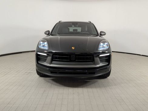 Certified 2025 Porsche Macan AWD/4WD image 6