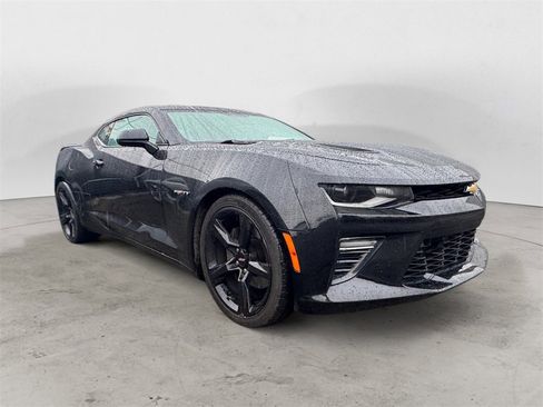 Used 2017 Chevrolet Camaro SS image 6