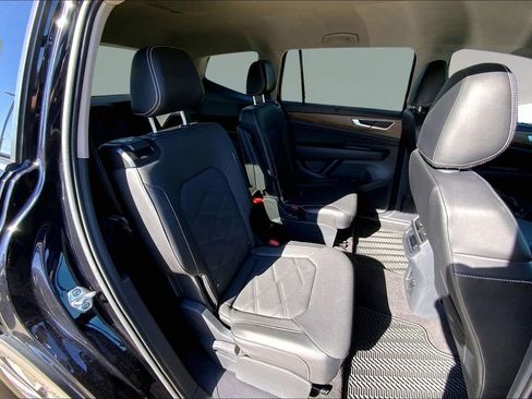 Certified 2024 Volkswagen Atlas SE image 25