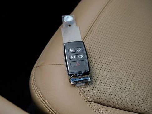 New 2026 Land Rover Defender 130 X-Dynamic SE AWD/4WD image 72