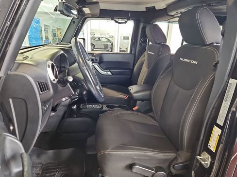 Used 2017 Jeep Wrangler Unlimited Rubicon w/ Connectivity Group image 21