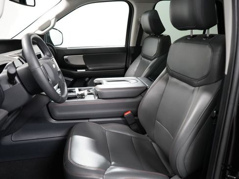 Certified 2025 Ford Expedition Active AWD/4WD image 14