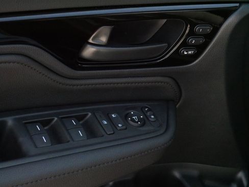 Certified 2026 Honda Odyssey Touring image 19