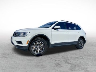 Used 2019 Volkswagen Tiguan SE w/ Panoramic Sunroof Package