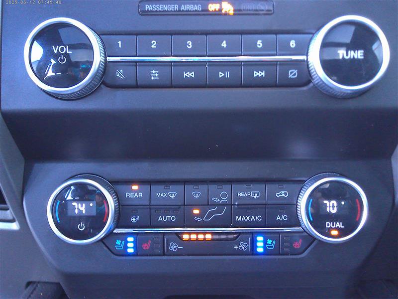 Used 2019 Ford Expedition XLT w/ Equipment Group 202A AWD/4WD image 19